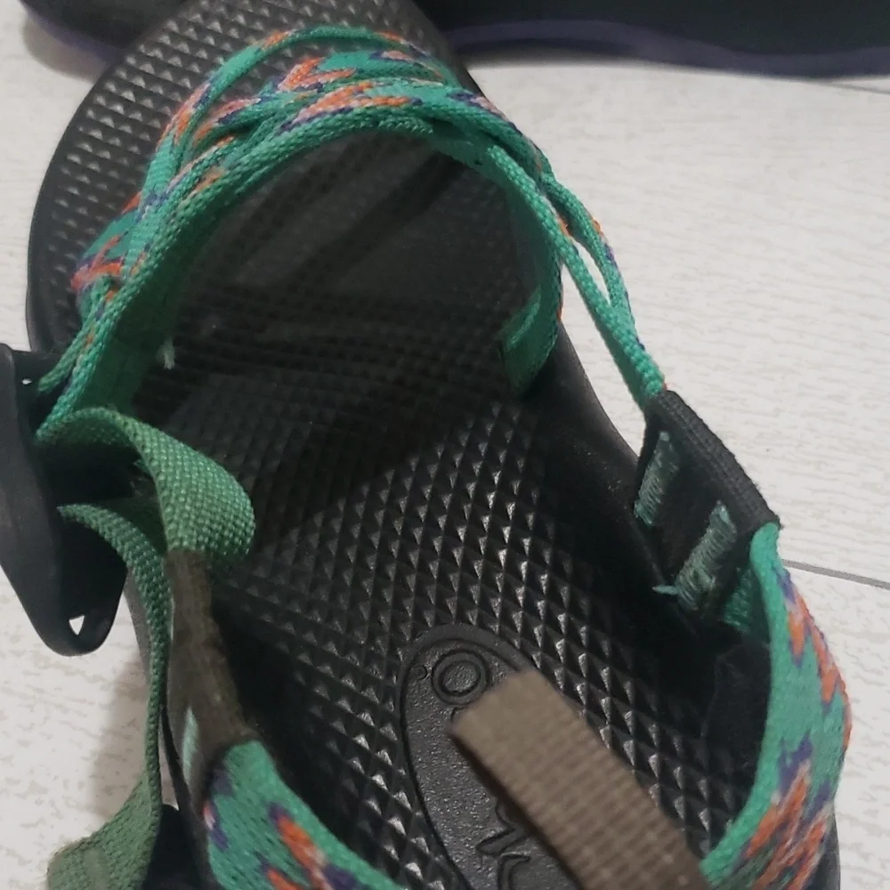 Chaco 4 green and orange straps youth sandals